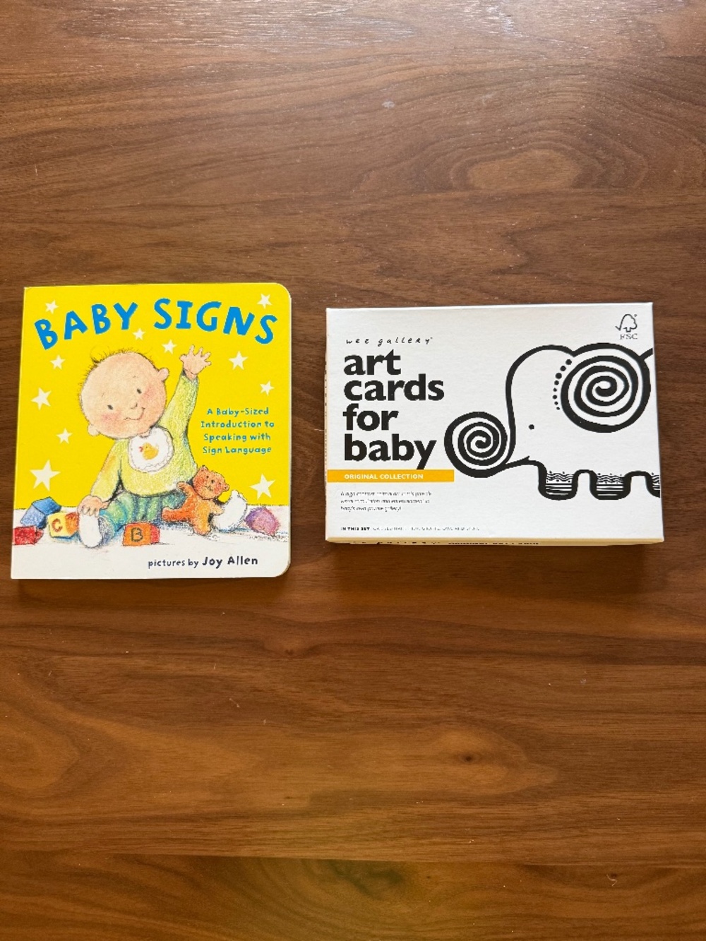Wee Gallery High Contrast Art Cards and Baby Signs Board Book